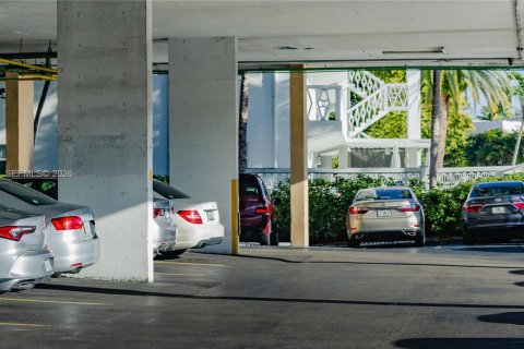 Copropriété à vendre à Hallandale Beach, Floride: 1 chambre, 80.64 m2 № 2089842 - photo 17