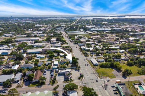 Propiedad comercial en venta en Vero Beach, Florida № 2245632 - foto 25