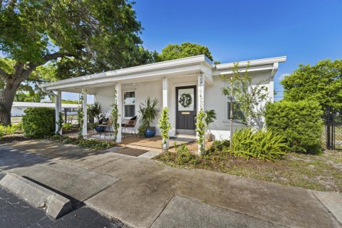 Propiedad comercial en venta en Vero Beach, Florida № 2245632 - foto 2