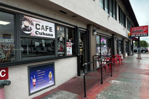 Propiedad comercial en venta en Miami, Florida № 1861004 - foto 4