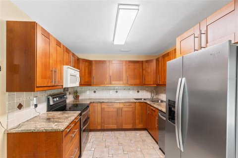 Villa ou maison à vendre à Apopka, Floride: 4 chambres, 163.32 m2 № 2122747 - photo 9