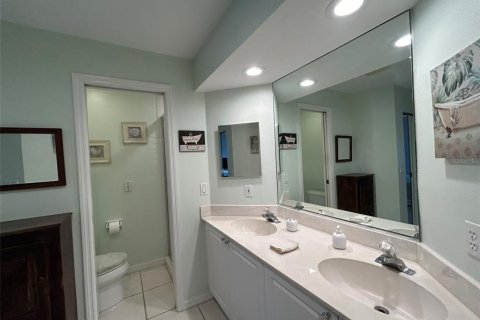 House in Bradenton, Florida 2 bedrooms, 103.77 sq.m. № 2213989 - photo 24