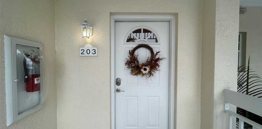 House in Bradenton, Florida 2 bedrooms, 103.77 sq.m. № 2213989