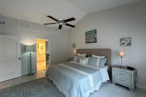 House in Bradenton, Florida 2 bedrooms, 103.77 sq.m. № 2213989 - photo 19