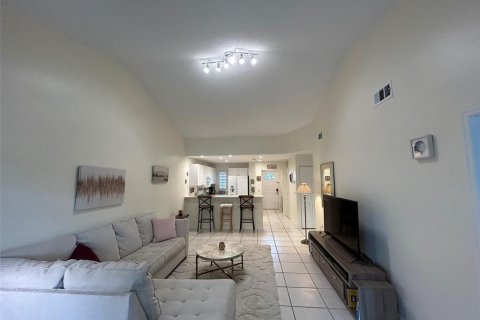House in Bradenton, Florida 2 bedrooms, 103.77 sq.m. № 2213989 - photo 11