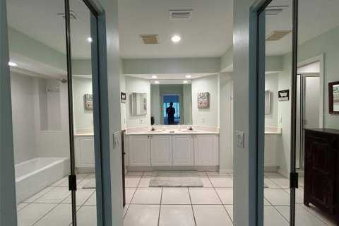 House in Bradenton, Florida 2 bedrooms, 103.77 sq.m. № 2213989 - photo 22