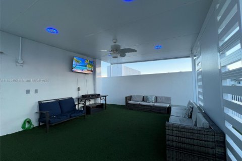 Снять в аренду таунхаус в Хомстед, Флорида 3 спальни, 133.22м2, № 1957891 - фото 16