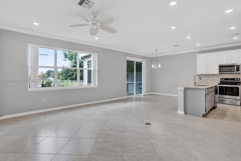 Touwnhouse à vendre à Hollywood, Floride: 3 chambres № 2022078 - photo 9