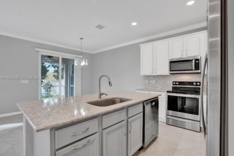 Touwnhouse à vendre à Hollywood, Floride: 3 chambres № 2022078 - photo 14