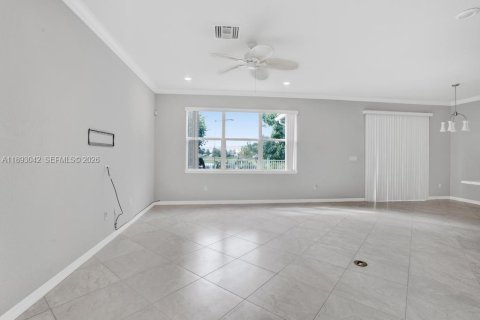 Touwnhouse à vendre à Hollywood, Floride: 3 chambres № 2022078 - photo 8