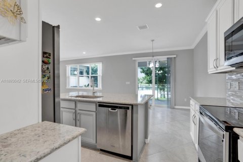 Touwnhouse à vendre à Hollywood, Floride: 3 chambres № 2022078 - photo 16