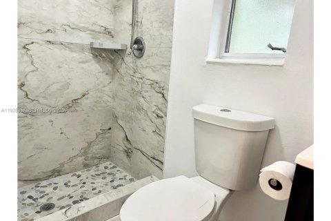 Снять в аренду коммерческую недвижимость в Санрайз, Флорида 1 спальня, 142.79м2, № 2034147 - фото 6