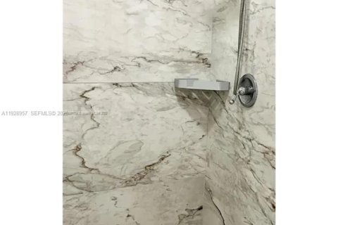 Снять в аренду коммерческую недвижимость в Санрайз, Флорида 1 спальня, 142.79м2, № 2034147 - фото 7