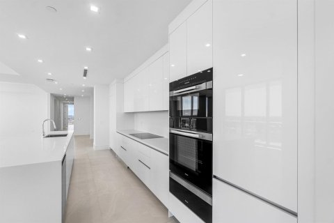 Купить кондоминиум в Лейк-Парк, Флорида 9 комнат, 292.55м2, № 2083966 - фото 16
