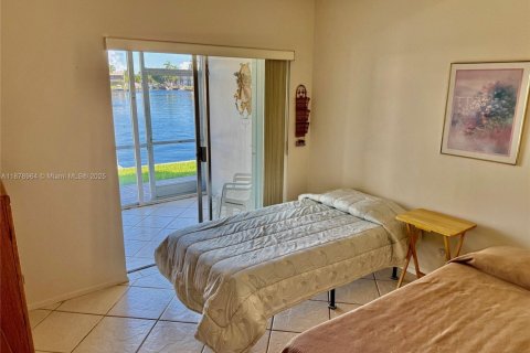 Copropriété à vendre à Pompano Beach, Floride: 2 chambres, 92.9 m2 № 1921382 - photo 23