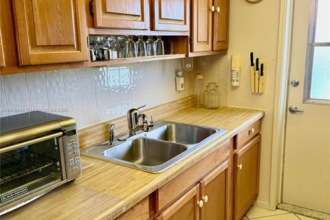 Copropriété à vendre à Pompano Beach, Floride: 2 chambres, 92.9 m2 № 1921382 - photo 16