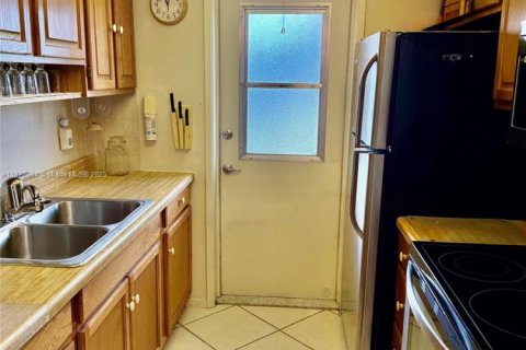 Copropriété à vendre à Pompano Beach, Floride: 2 chambres, 92.9 m2 № 1921382 - photo 18