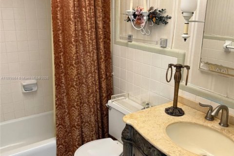 Copropriété à vendre à Pompano Beach, Floride: 2 chambres, 92.9 m2 № 1921382 - photo 24