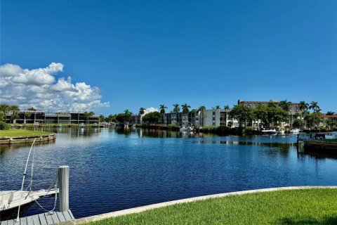 Copropriété à vendre à Pompano Beach, Floride: 2 chambres, 92.9 m2 № 1921382 - photo 1