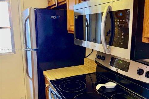 Copropriété à vendre à Pompano Beach, Floride: 2 chambres, 92.9 m2 № 1921382 - photo 17