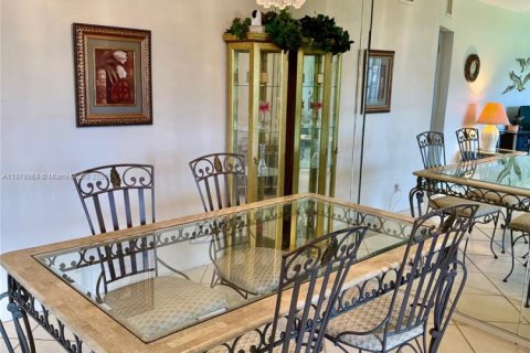 Copropriété à vendre à Pompano Beach, Floride: 2 chambres, 92.9 m2 № 1921382 - photo 15