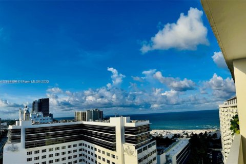 Condominio en alquiler en Miami Beach, Florida, 49.24 m2 № 1753410 - foto 3