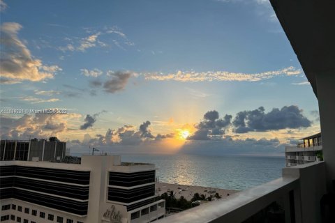 Condominio en alquiler en Miami Beach, Florida, 49.24 m2 № 1753410 - foto 4