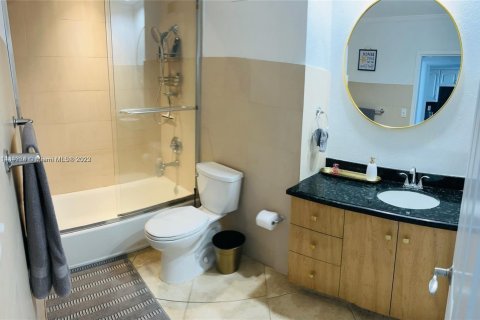 Condominio en alquiler en Miami Beach, Florida, 49.24 m2 № 1753410 - foto 11