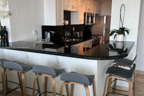 Condominio en alquiler en Miami Beach, Florida, 49.24 m2 № 1753410 - foto 10