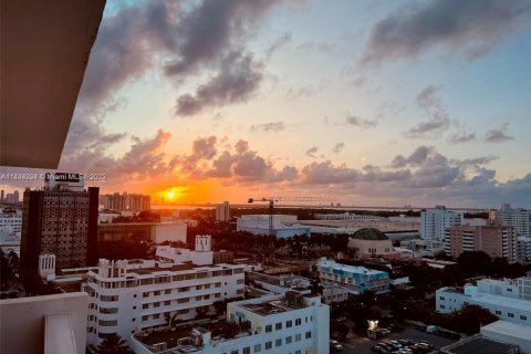 Condominio en alquiler en Miami Beach, Florida, 49.24 m2 № 1753410 - foto 6
