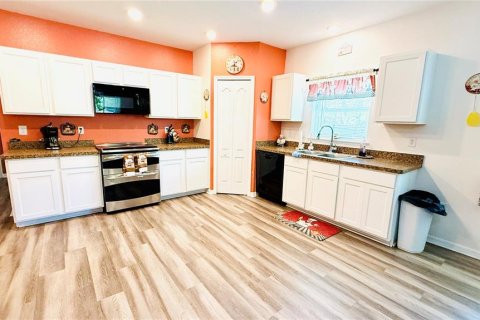 Casa en venta en Weeki Wachee, Florida, 4 dormitorios, 185.53 m2 № 1829703 - foto 9