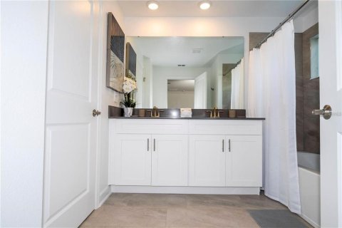 Townhouse in Kissimmee, Florida 4 bedrooms, 176.7 sq.m. № 2409940 - photo 27