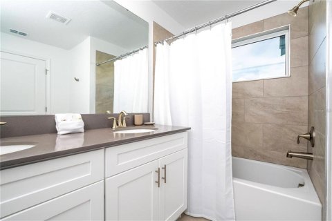 Townhouse in Kissimmee, Florida 4 bedrooms, 176.7 sq.m. № 2409940 - photo 28