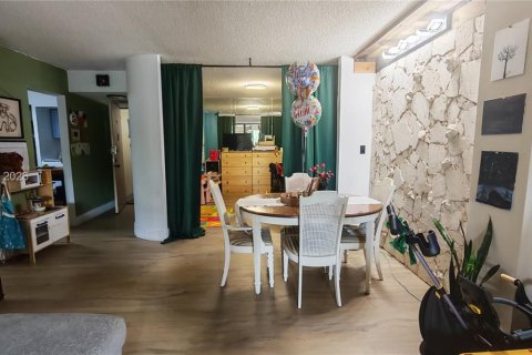 Condo in Hollywood, Florida, 2 bedrooms  № 2043132 - photo 5