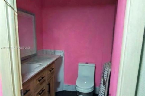 Condo in Hollywood, Florida, 2 bedrooms  № 2043132 - photo 12