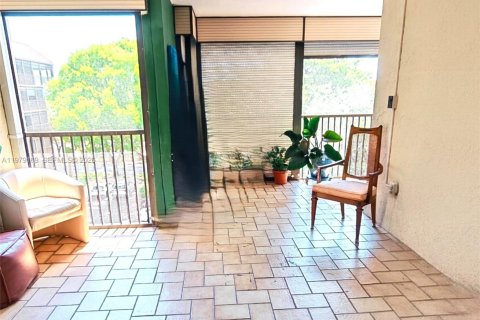 Condo in Hollywood, Florida, 2 bedrooms  № 2043132 - photo 27