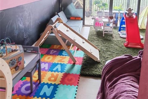 Condo in Hollywood, Florida, 2 bedrooms  № 2043132 - photo 8