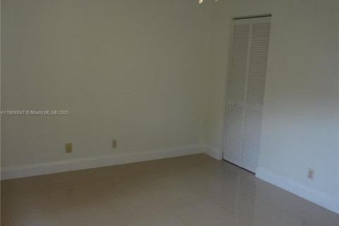 Condominio en alquiler en Plantation, Florida, 1 dormitorio, 74.88 m2 № 1956068 - foto 10