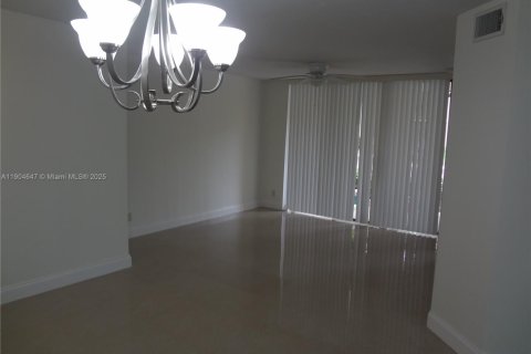 Condominio en alquiler en Plantation, Florida, 1 dormitorio, 74.88 m2 № 1956068 - foto 18