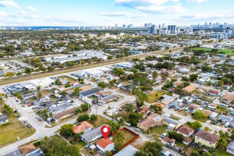 Casa en alquiler en Hollywood, Florida, 2 dormitorios, 75.44 m2 № 1988178 - foto 18