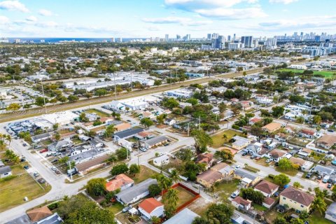 Casa en alquiler en Hollywood, Florida, 2 dormitorios, 75.44 m2 № 1988178 - foto 17