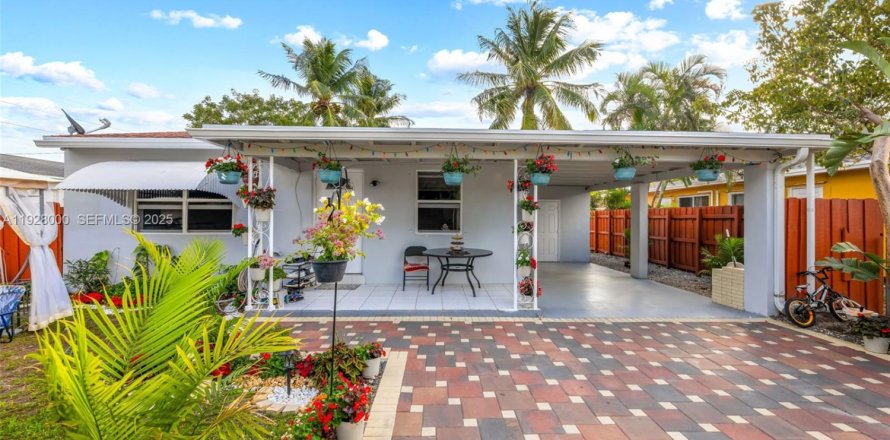 Casa en Hollywood, Florida 2 dormitorios, 75.44 m2 № 1988178