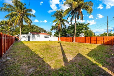 Casa en alquiler en Hollywood, Florida, 2 dormitorios, 75.44 m2 № 1988178 - foto 4