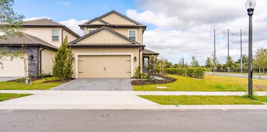 Casa en Kissimmee, Florida 5 dormitorios, 211.82 m2 № 2234275