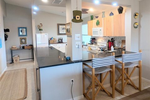 Copropriété à louer à Sarasota, Floride: 2 chambres, 114.27 m2 № 2097209 - photo 12