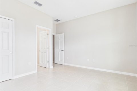 House in Ocala, Florida 4 bedrooms, 248.14 sq.m. № 2216722 - photo 8