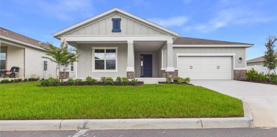House in Ocala, Florida 4 bedrooms, 248.14 sq.m. № 2216722