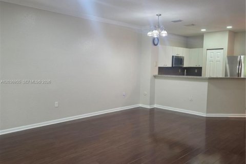 Townhouse in Tamarac, Florida 2 bedrooms, 130.43 sq.m. № 2154211 - photo 5