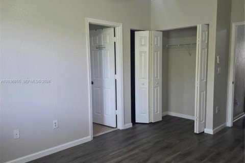 Townhouse in Tamarac, Florida 2 bedrooms, 130.43 sq.m. № 2154211 - photo 9