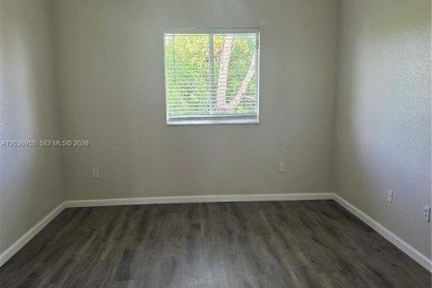 Townhouse in Tamarac, Florida 2 bedrooms, 130.43 sq.m. № 2154211 - photo 8